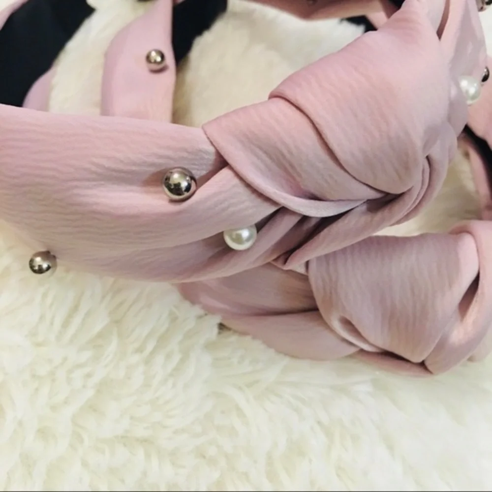PEARL HEADBAND BLUSH PINK PEARL HEADBAND WITH SILVER BALLS‎- NEW